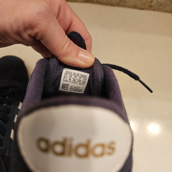 Womens navy suede Adidas gazelles 7.5m - Picture 4 of 5